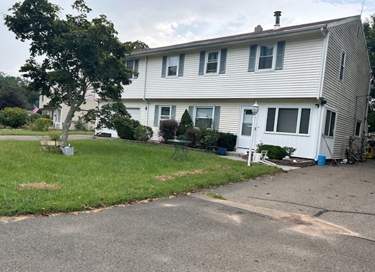 39 Hellstrom Rd, East Haven, CT, 06512, USA